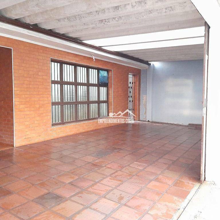 Casa à venda com 3 quartos, 264m² - Foto 4