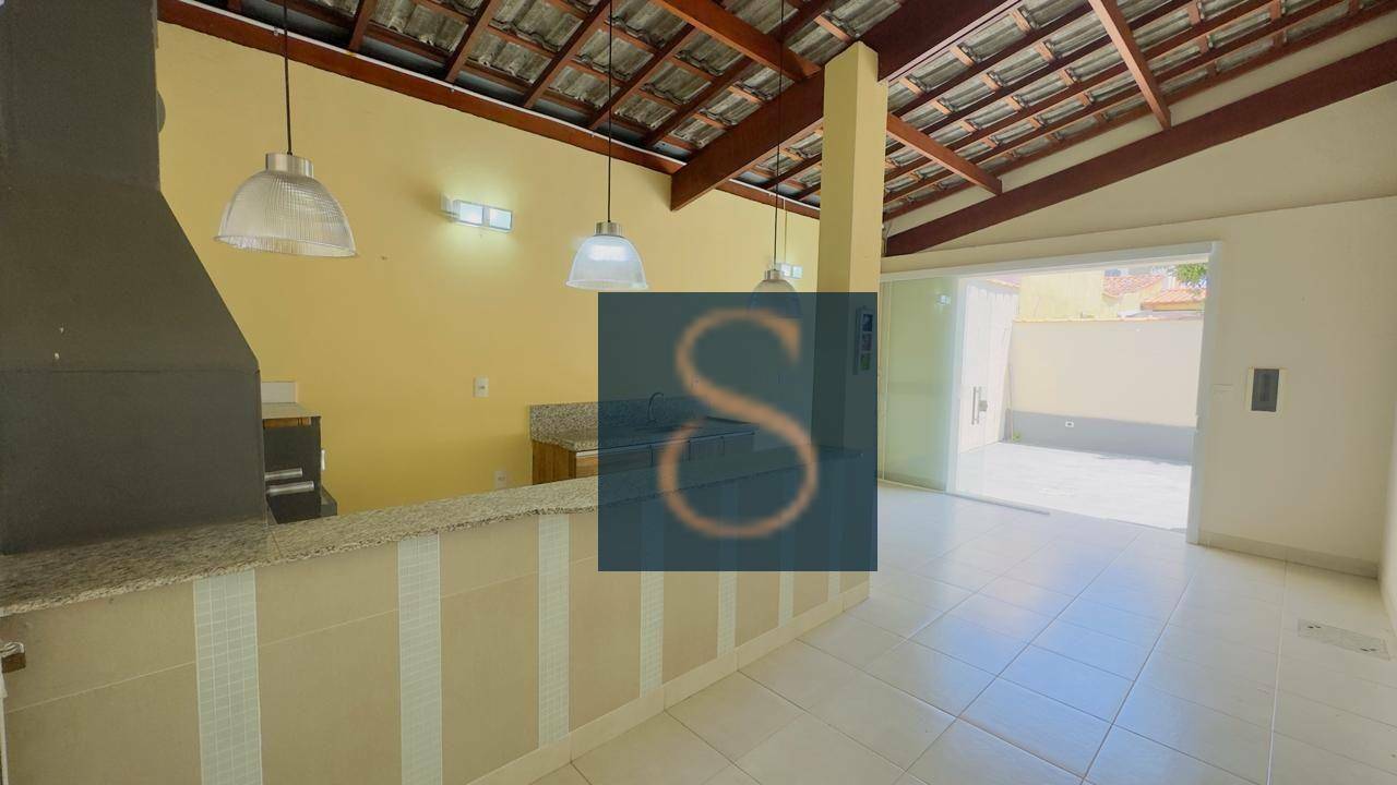 Sobrado à venda com 4 quartos, 248m² - Foto 2