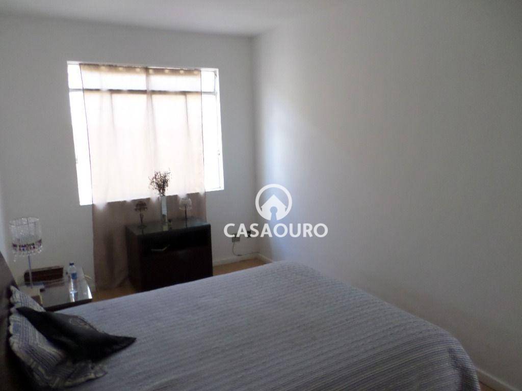 Casa à venda com 4 quartos, 300m² - Foto 15