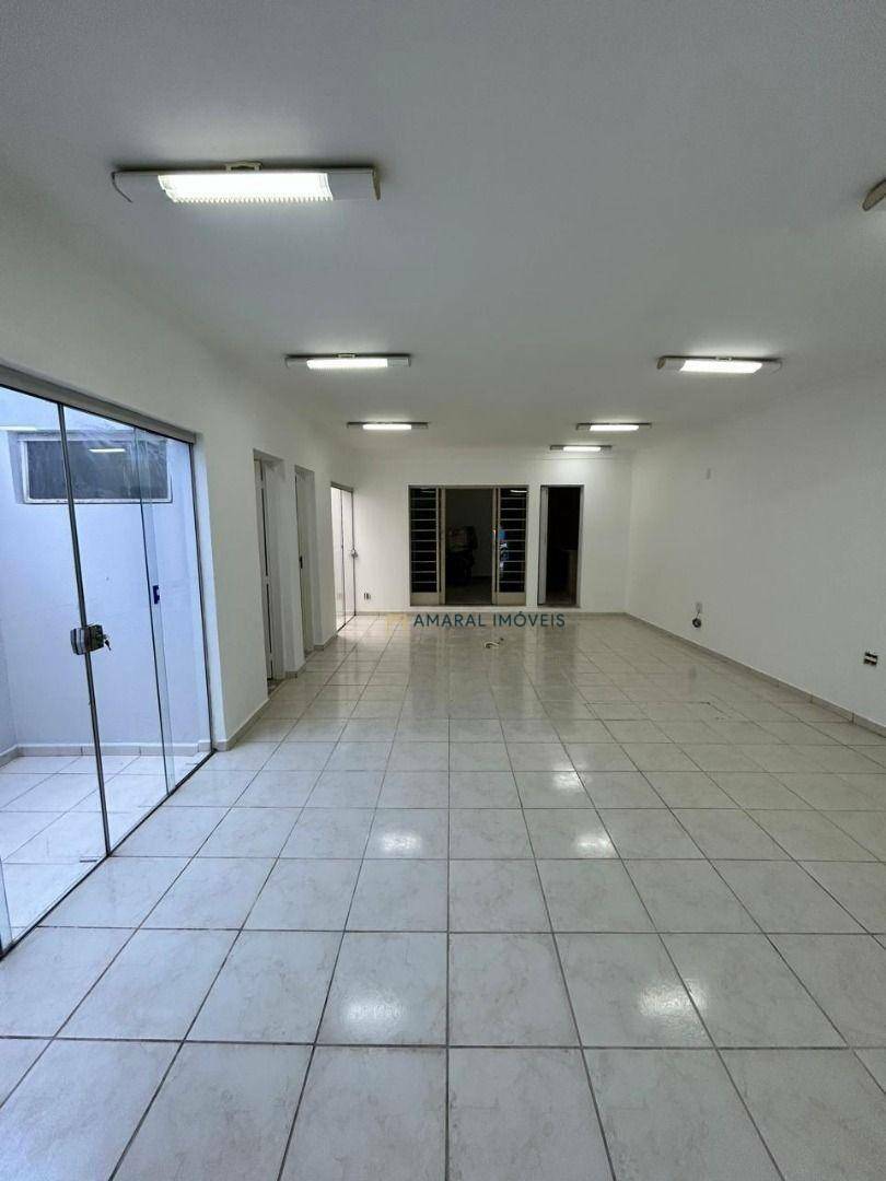 Casa à venda e aluguel com 4 quartos, 416m² - Foto 27