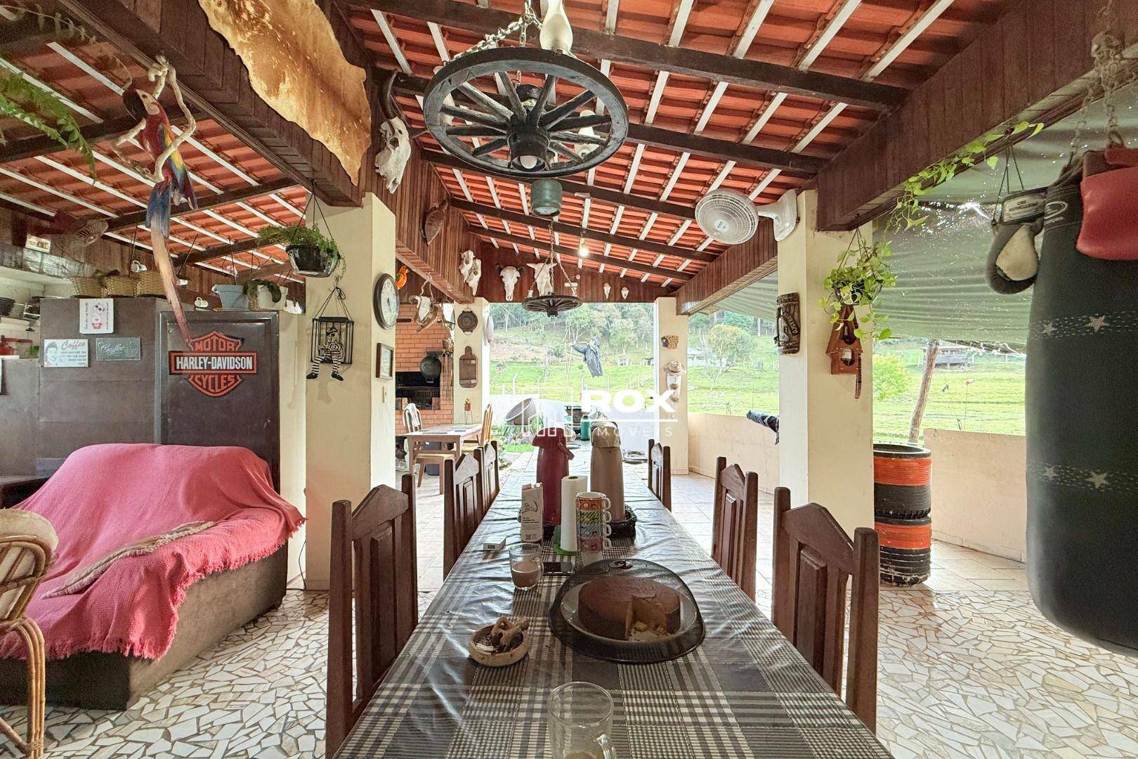 Chácara à venda com 6 quartos, 350m² - Foto 12