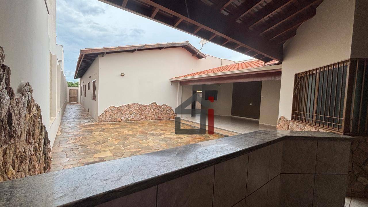 Casa à venda e aluguel com 3 quartos - Foto 31