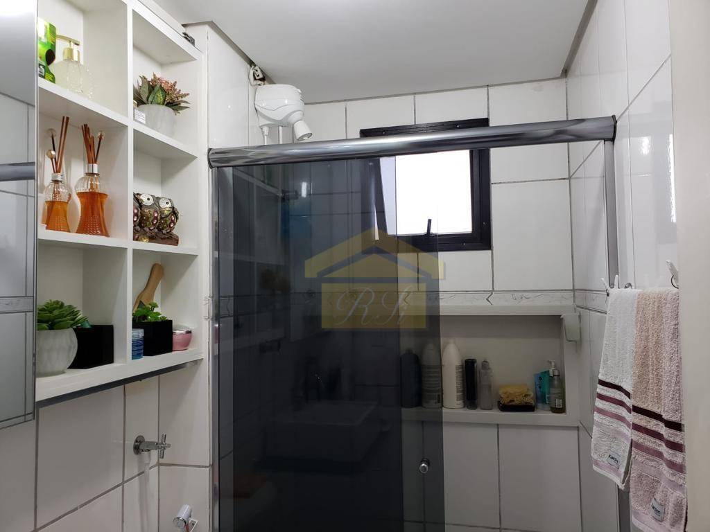 Apartamento à venda com 2 quartos, 65m² - Foto 19