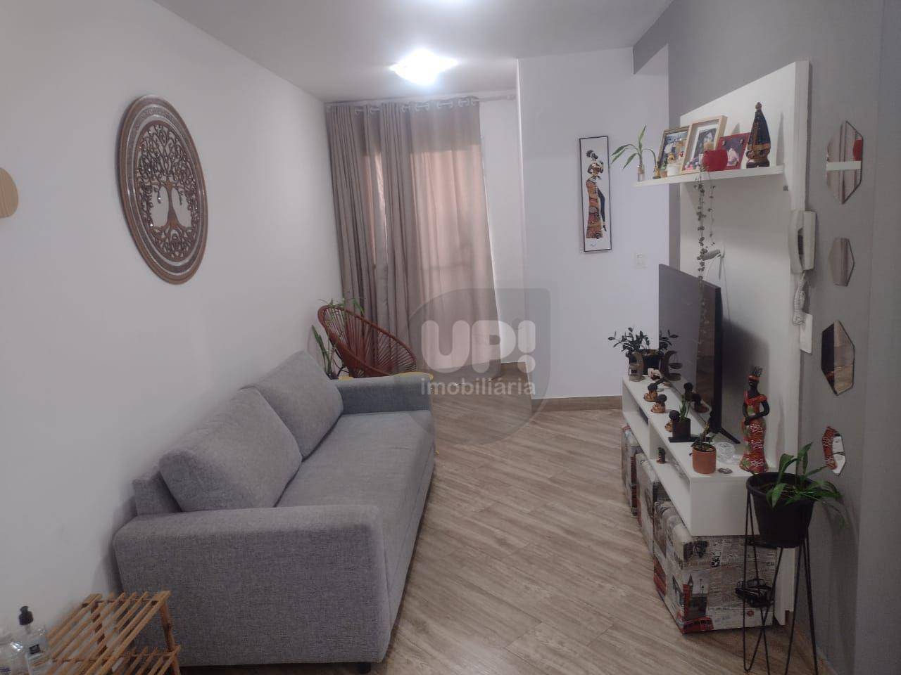 Apartamento à venda com 2 quartos, 62m² - Foto 1