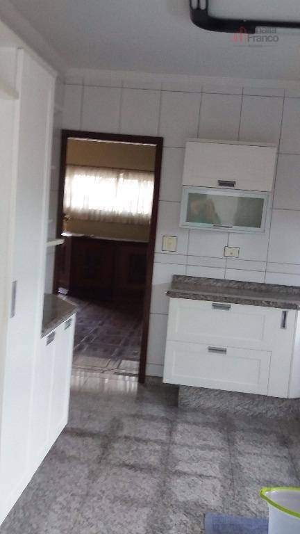 Casa para alugar com 3 quartos, 400m² - Foto 8