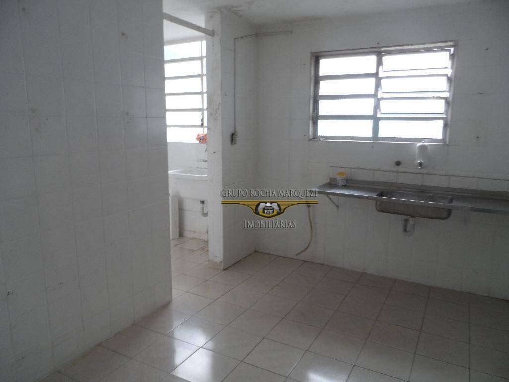 Casa para alugar com 4 quartos, 180m² - Foto 8