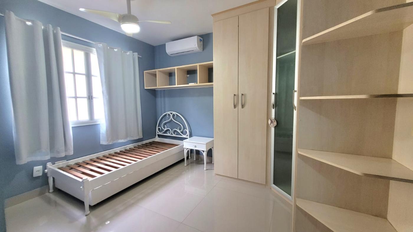 Casa de Condomínio à venda com 4 quartos, 240m² - Foto 42