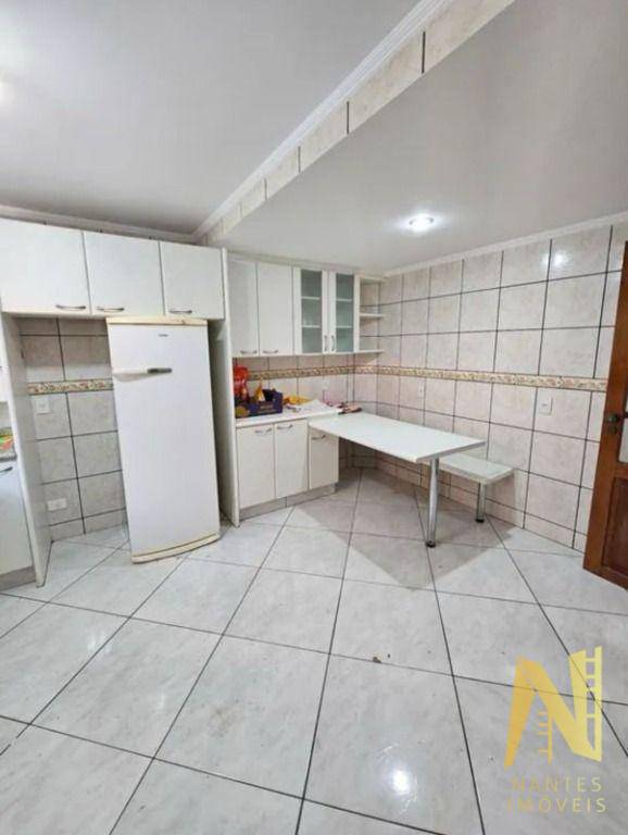 Casa à venda com 4 quartos, 202m² - Foto 10