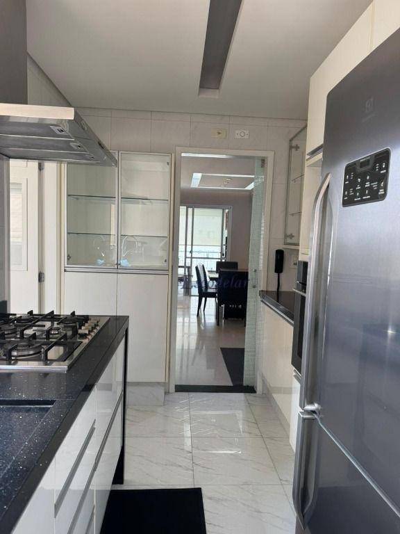 Apartamento para alugar com 3 quartos, 142m² - Foto 33