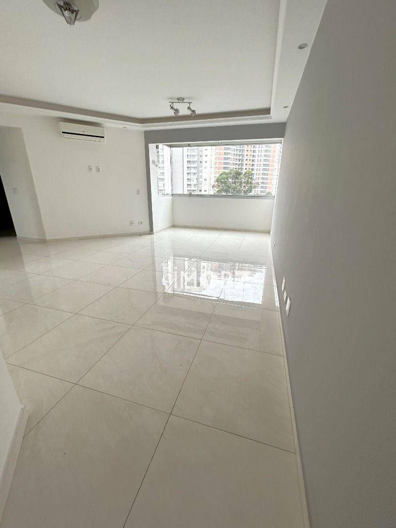 Apartamento à venda com 2 quartos, 75m² - Foto 13