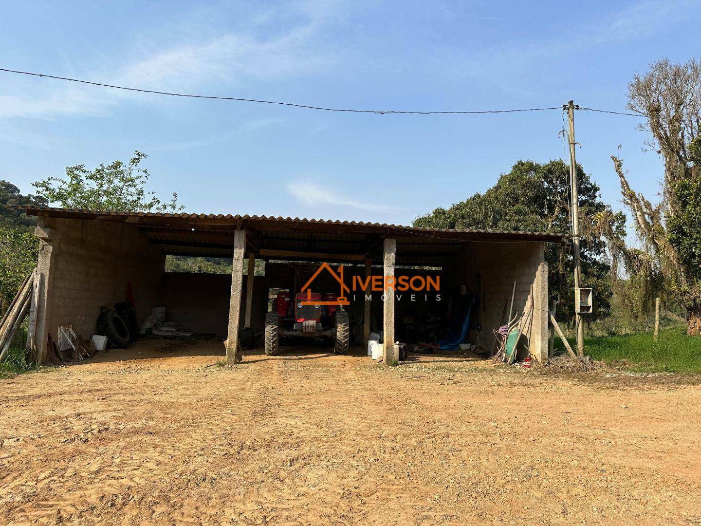 Fazenda à venda com 3 quartos, 300m² - Foto 8