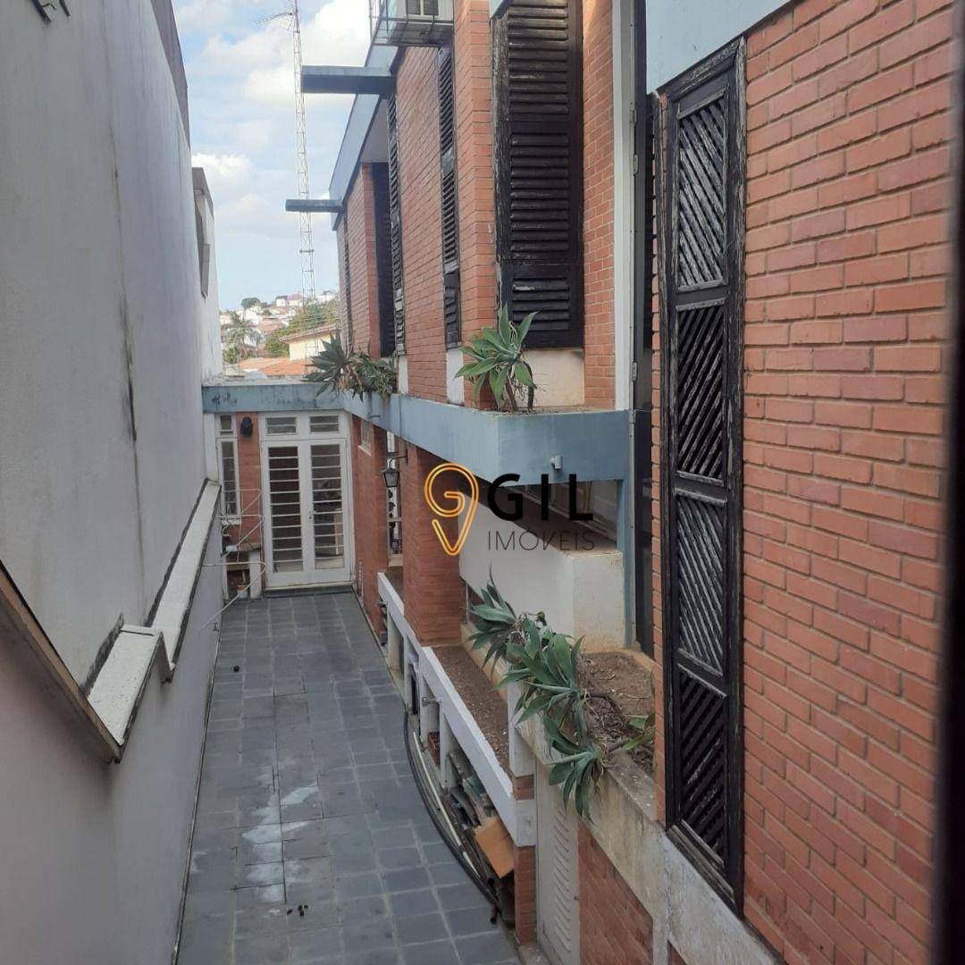 Casa à venda com 4 quartos, 250m² - Foto 3