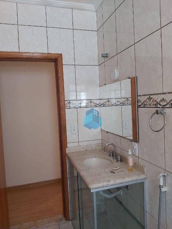 Casa à venda com 3 quartos, 250m² - Foto 14