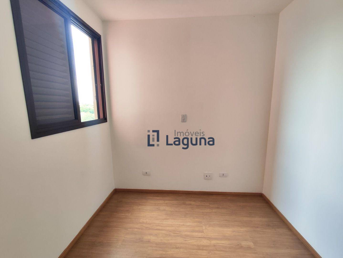 Apartamento para alugar com 3 quartos, 101m² - Foto 18