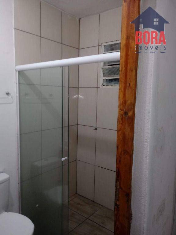 Casa à venda com 8 quartos, 200m² - Foto 27