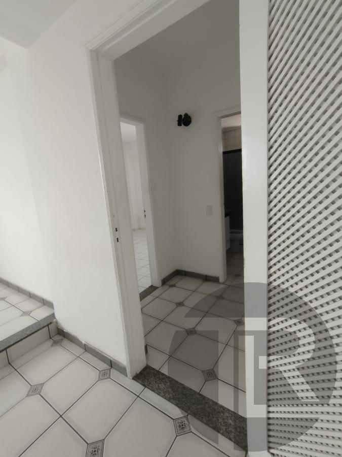 Apartamento para alugar com 2 quartos, 68m² - Foto 13