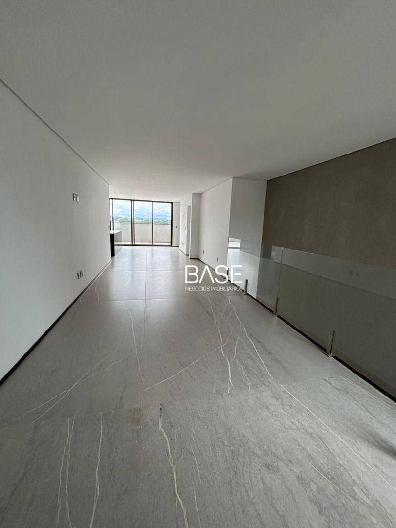 Cobertura, 3 quartos, 246 m² - Foto 4