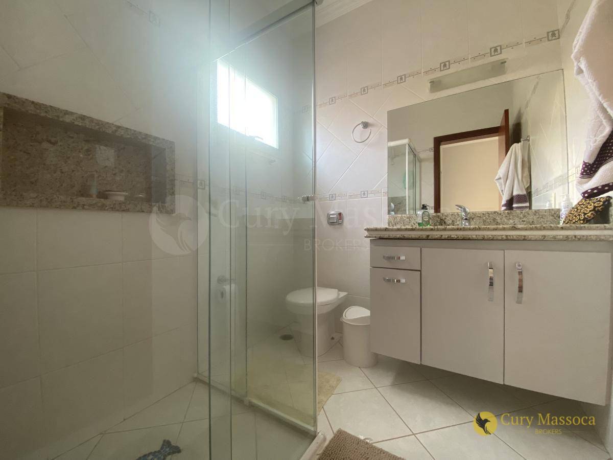 Casa de Condomínio à venda com 3 quartos, 380m² - Foto 2