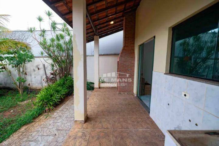 Casa à venda com 3 quartos, 178m² - Foto 4