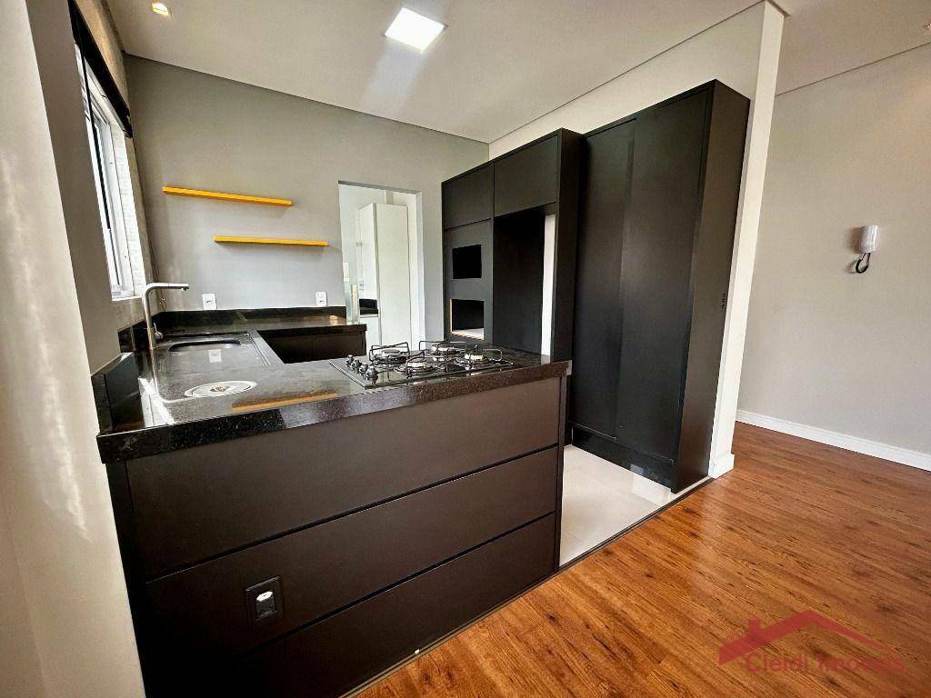 Apartamento à venda com 2 quartos, 81m² - Foto 3