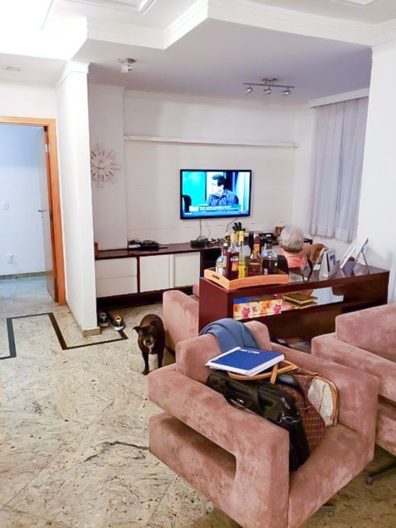 Apartamento à venda com 3 quartos, 142m² - Foto 2