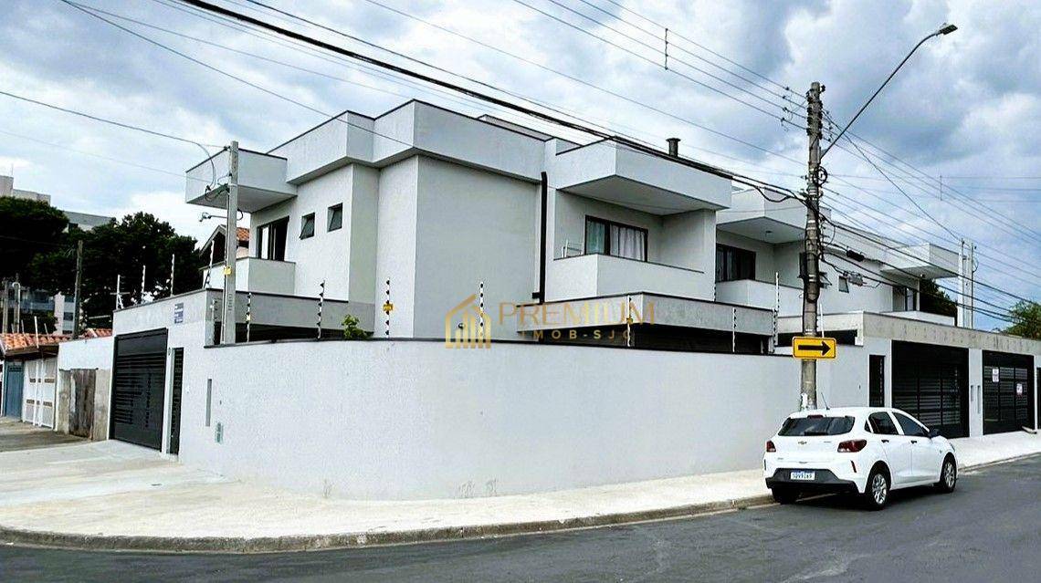 Sobrado à venda com 3 quartos, 160m² - Foto 1