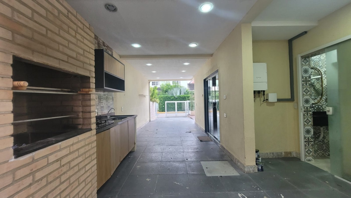 Casa de Condomínio à venda com 3 quartos, 240m² - Foto 8