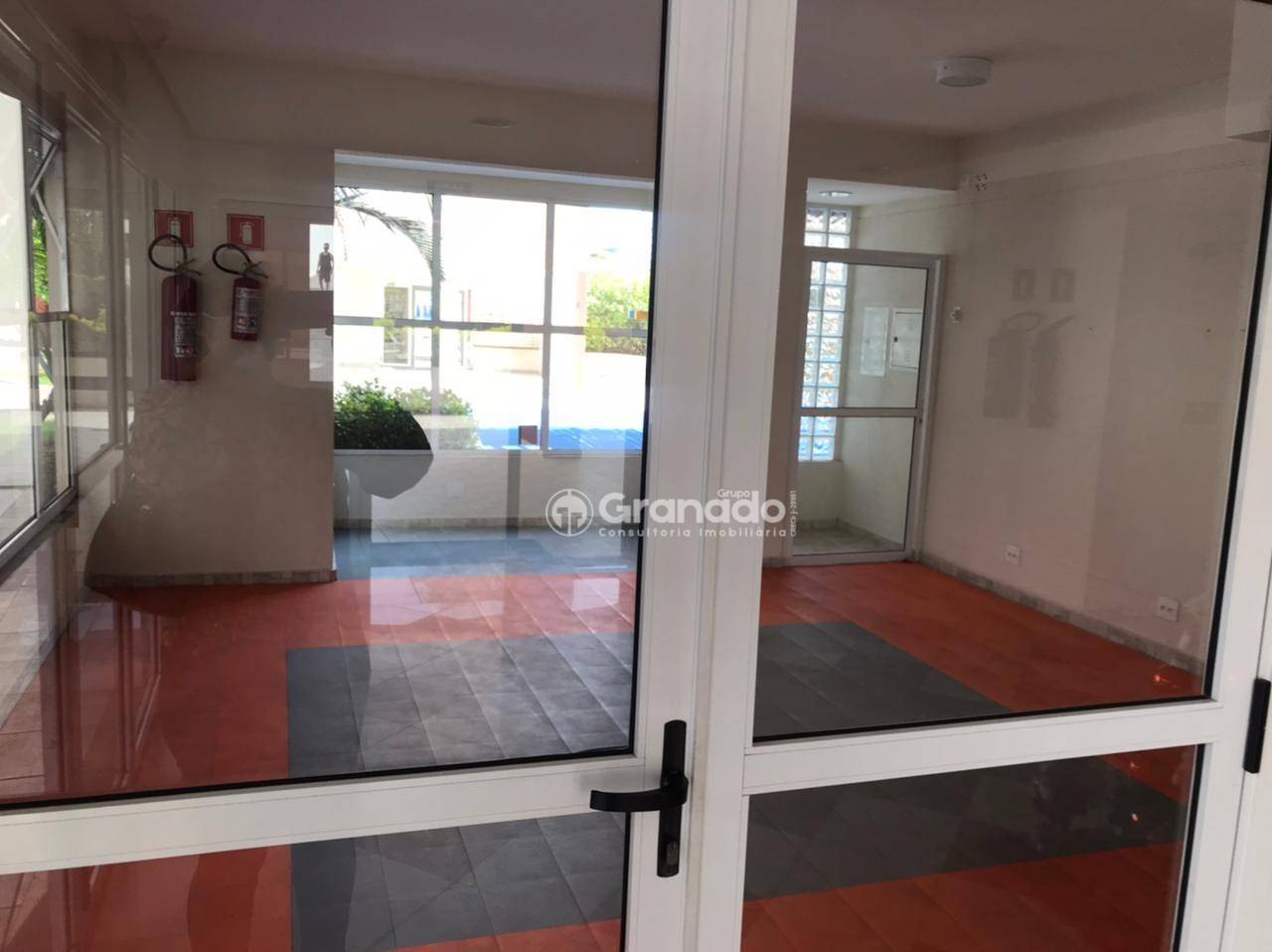 Apartamento à venda com 3 quartos, 70m² - Foto 2