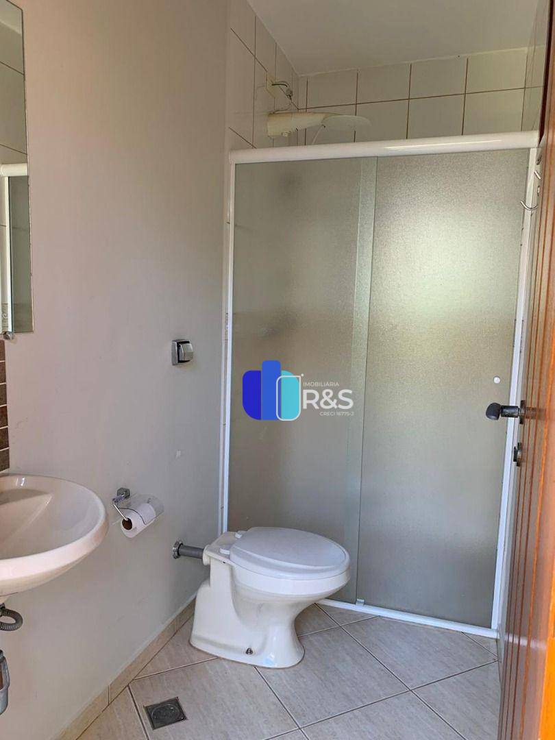 Casa de Condomínio para alugar com 3 quartos, 256m² - Foto 22