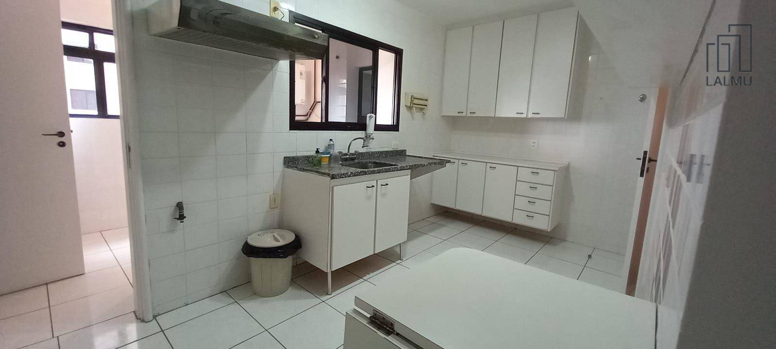 Apartamento para alugar com 4 quartos, 130m² - Foto 36