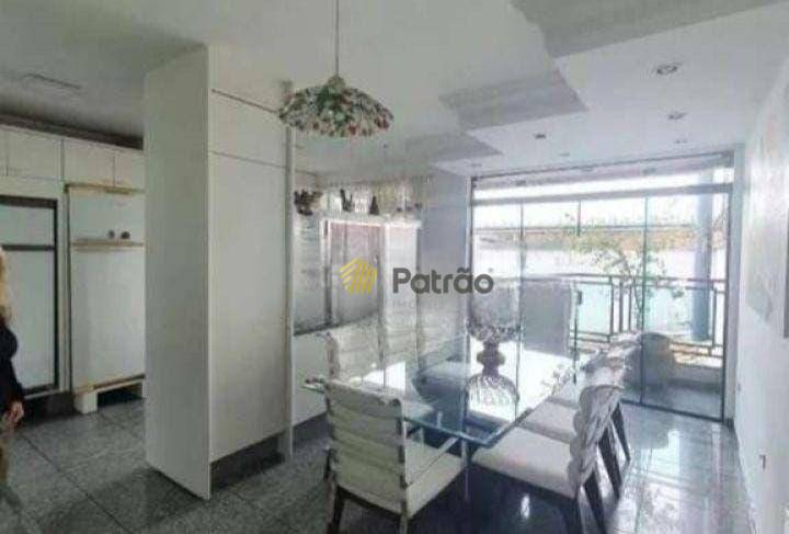 Sobrado à venda com 4 quartos, 300m² - Foto 1