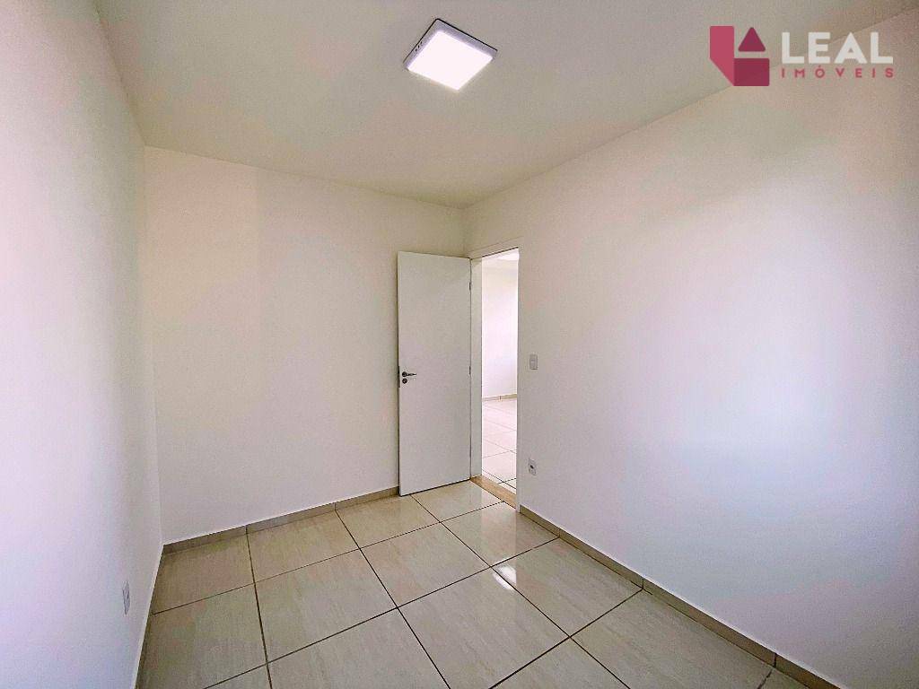 Apartamento à venda com 2 quartos, 55m² - Foto 11