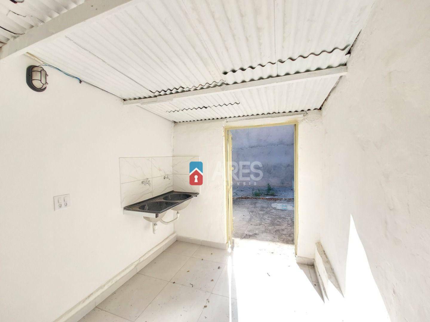 Casa à venda com 3 quartos, 95m² - Foto 11