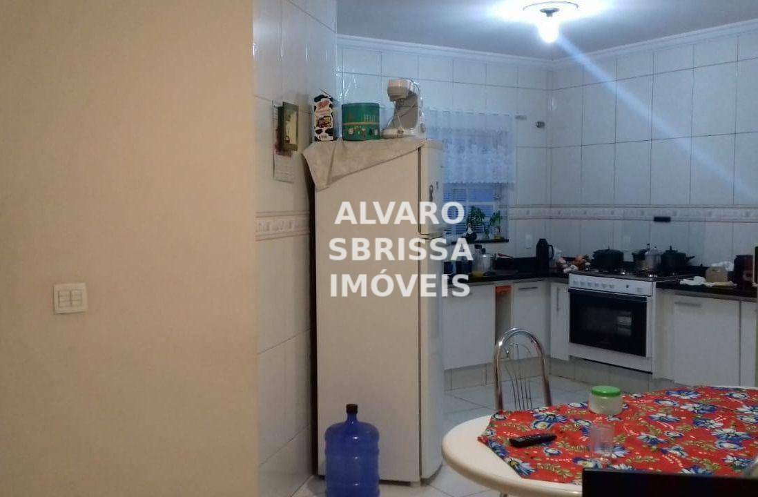 Casa à venda com 3 quartos, 180m² - Foto 5