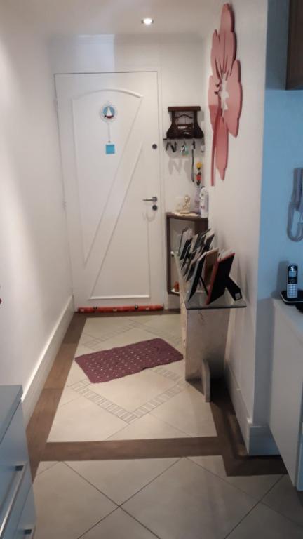 Apartamento à venda com 2 quartos, 64m² - Foto 9