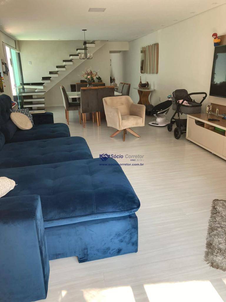 Sobrado à venda com 5 quartos, 350m² - Foto 1