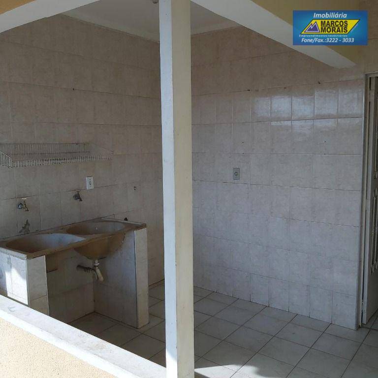 Casa à venda com 4 quartos, 314m² - Foto 11