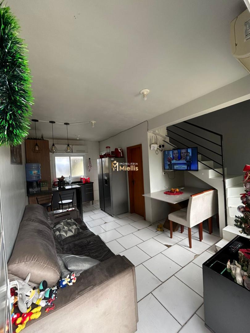 Casa à venda com 2 quartos, 52m² - Foto 3