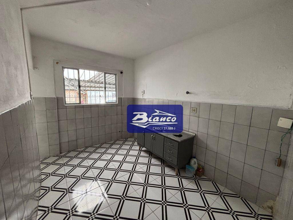 Casa para alugar com 1 quarto, 35m² - Foto 7