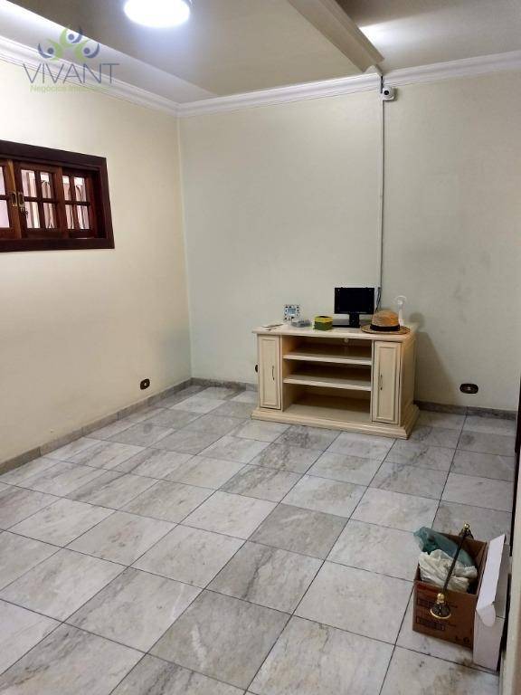 Sobrado para alugar com 3 quartos, 327m² - Foto 8