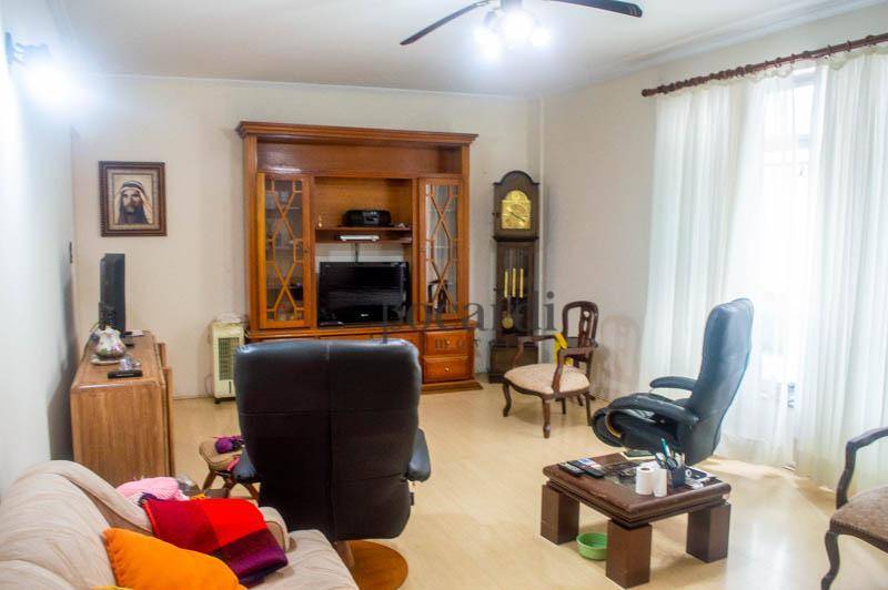 Apartamento à venda com 3 quartos, 130m² - Foto 1