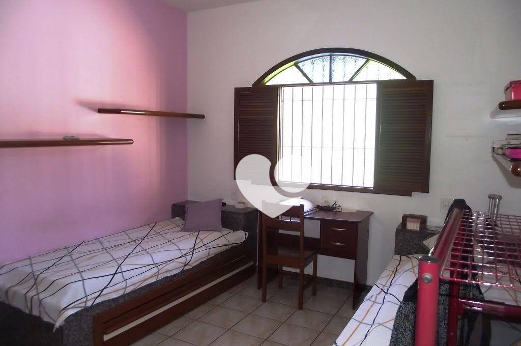 Casa de Condomínio à venda com 3 quartos, 381m² - Foto 7