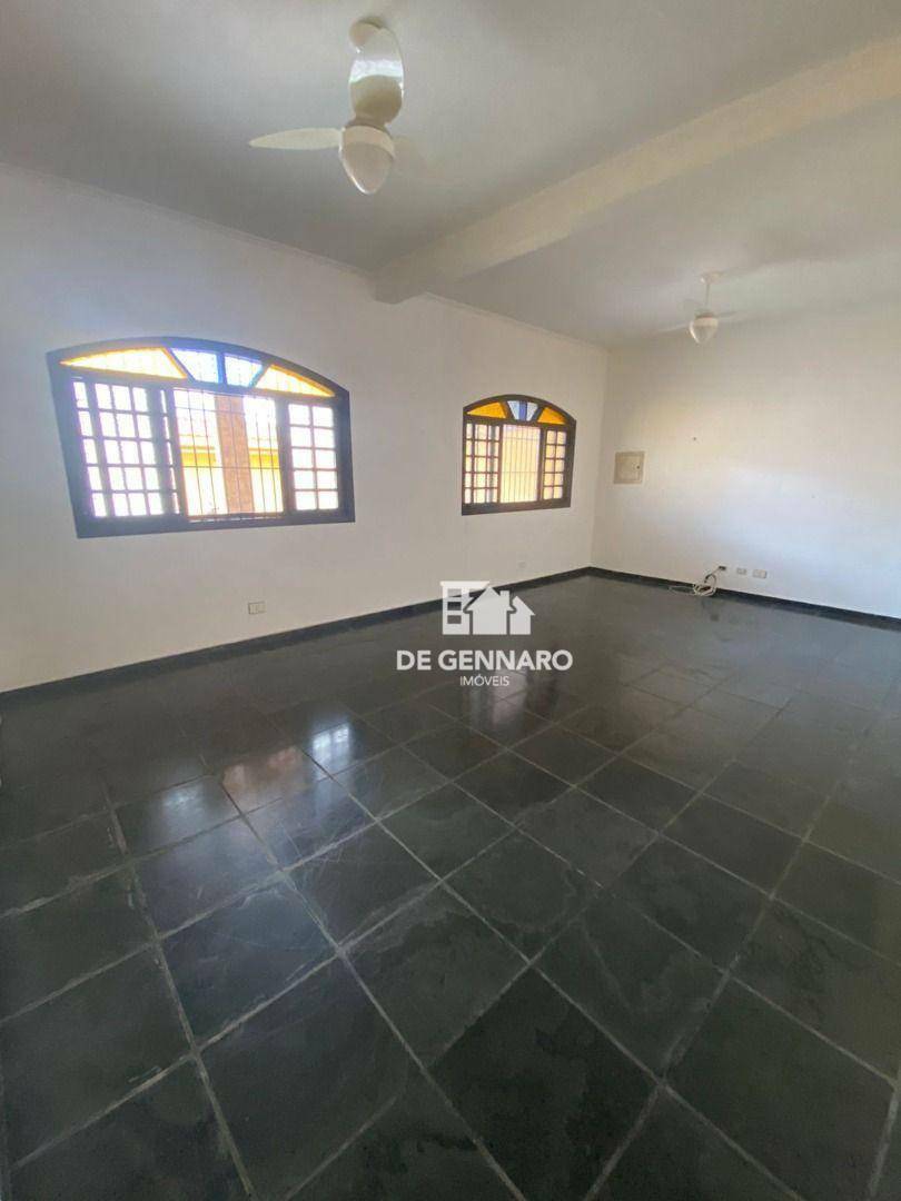 Casa à venda com 3 quartos, 241m² - Foto 26