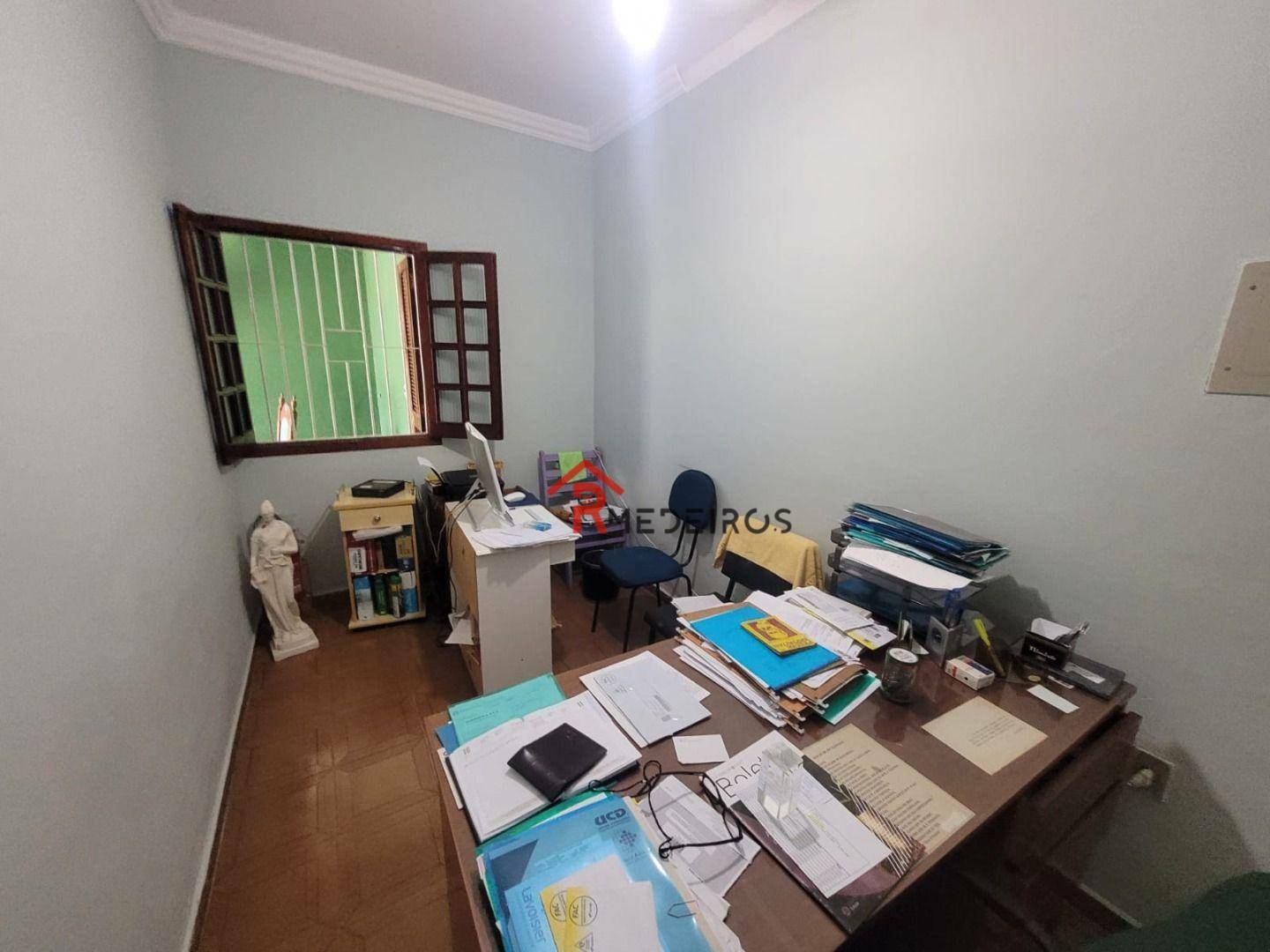 Casa à venda com 3 quartos, 300m² - Foto 17