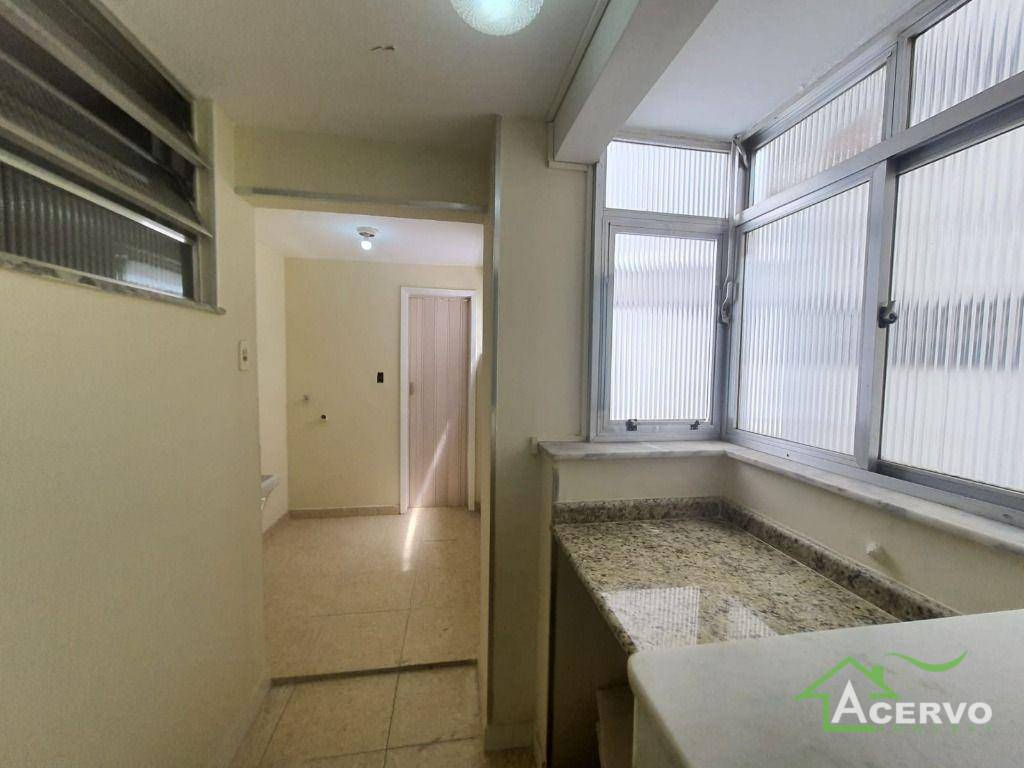 Apartamento à venda com 3 quartos, 122m² - Foto 19