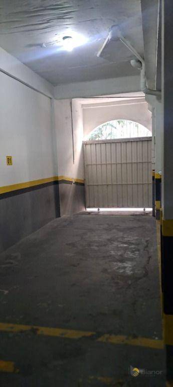 Apartamento para alugar com 2 quartos, 75m² - Foto 13