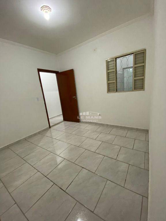 Casa à venda com 2 quartos, 69m² - Foto 10