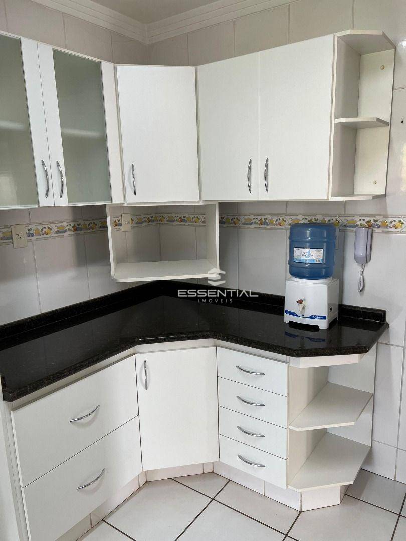 Apartamento à venda com 2 quartos, 77m² - Foto 10