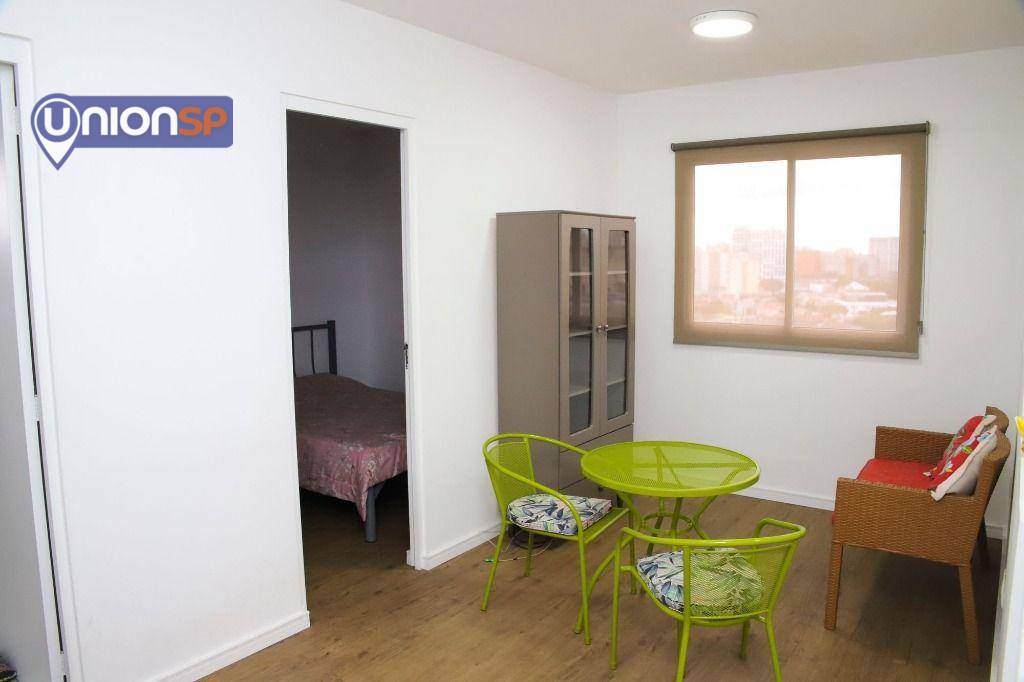 Apartamento à venda com 1 quarto, 32m² - Foto 2