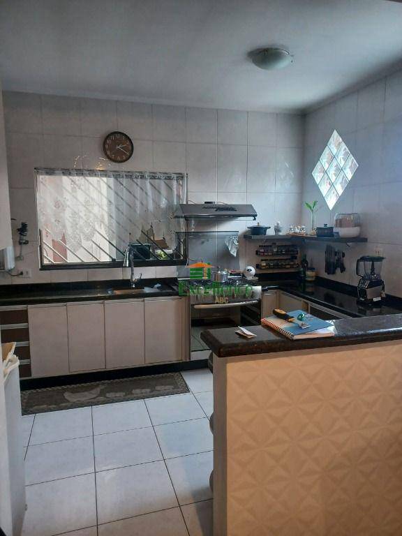 Sobrado à venda com 3 quartos, 96m² - Foto 3